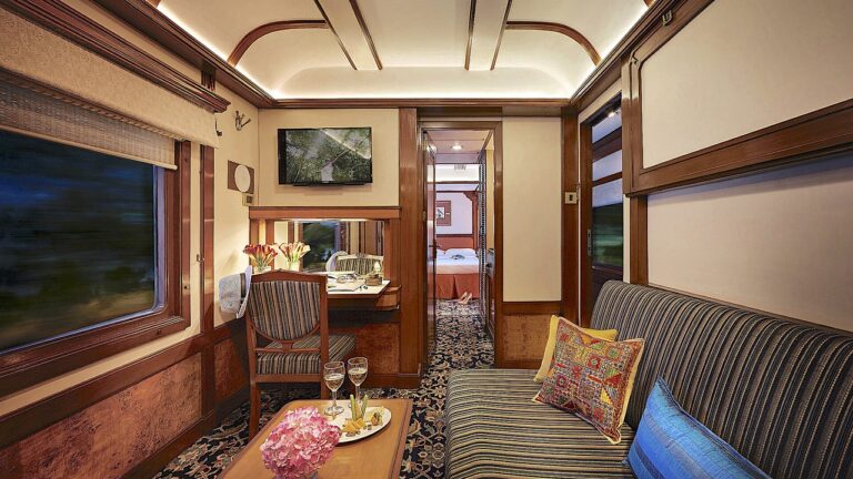 Luxury Train (IELTS Task2)
